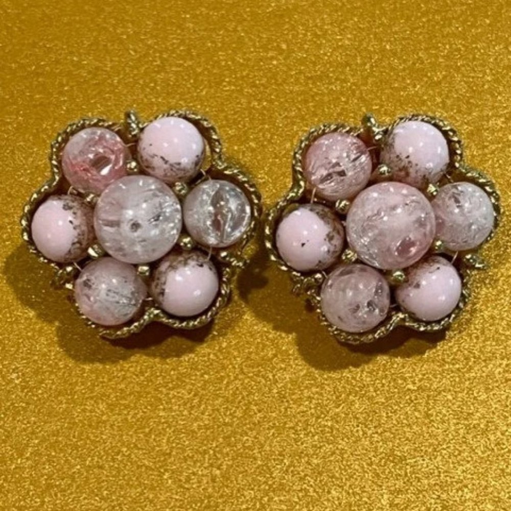 Vintage Clip on Earrings 1940-1950 Pink beads